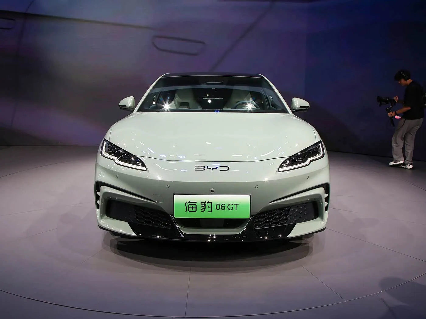 BYD सील 06GT हीटवेव एडिशन इलेक्ट्रिक हैचबैक 550 AWD 3000W मोटर पावर 4x4 मिनी ऑटो डायनामिक लेफ्ट एक्सपीरियंस के साथ