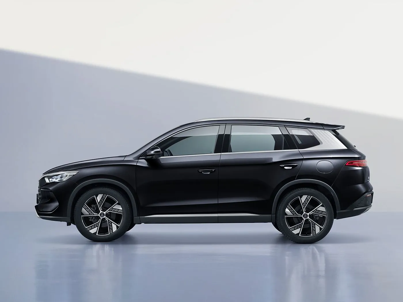 लंबी दूरी की हाइब्रिड नई ऊर्जा वाहन के साथ BYD सॉन्ग प्रो DM-i कॉम्पैक्ट PHEV एसयूवी