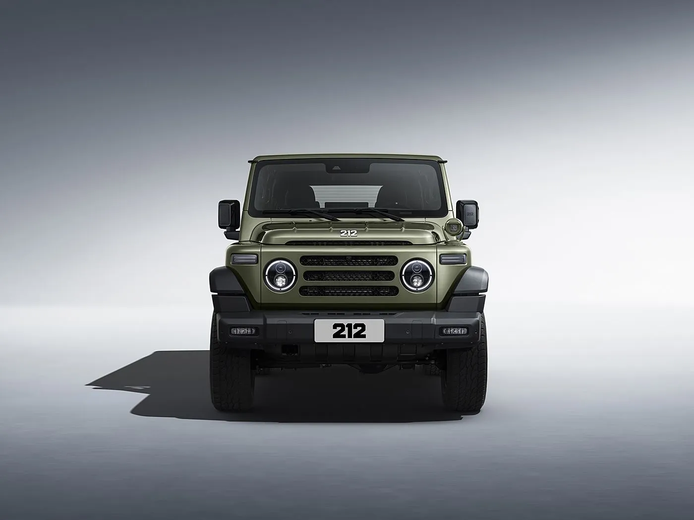 2025 BAIC 212 T01 रग्ड 4WD कॉम्पैक्ट SUV गैसोलीन/डीज़ल 8AT और लेदर इंटीरियर हीटेड लेदर स्टीयरिंग व्हील लॉन्ग व्हीलबेस