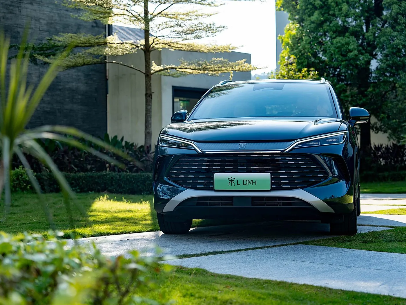 BYD सॉन्ग L DM-i कॉम्पैक्ट PHEV SUV लंबी दूरी, हाई स्पीड नई ऊर्जा वाहन DiPilot 2.0 गर्म सीटें 360° पैनोरमिक कैमरा
