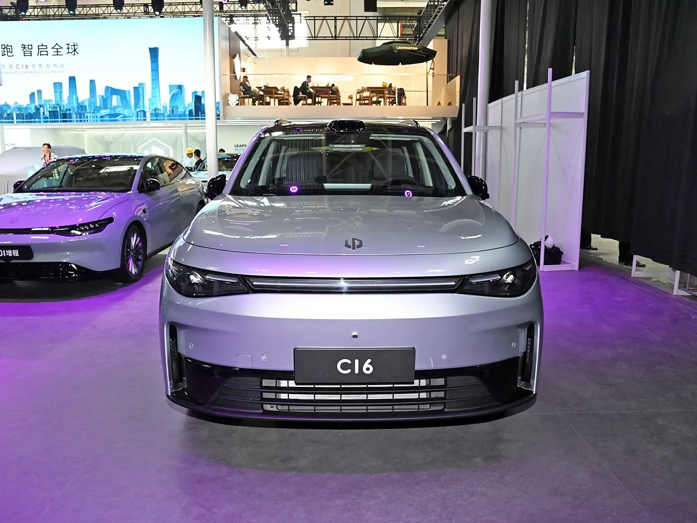 लीपमोटर C16 5-डोर 6-सीटर EV SUV 4WD ड्राइव मोड लेफ्ट स्टीयरिंग इलेक्ट्रिक और हाइब्रिड फ्यूल न्यू एनर्जी ऑटो