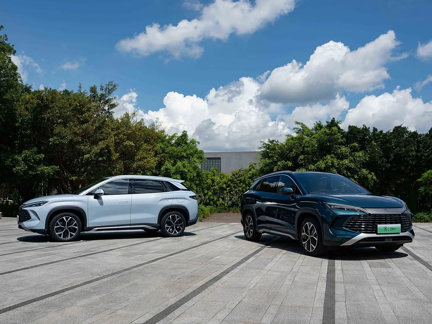 BYD सॉन्ग L DM-i कॉम्पैक्ट PHEV SUV लंबी दूरी, हाई स्पीड नई ऊर्जा वाहन DiPilot 2.0 गर्म सीटें 360° पैनोरमिक कैमरा