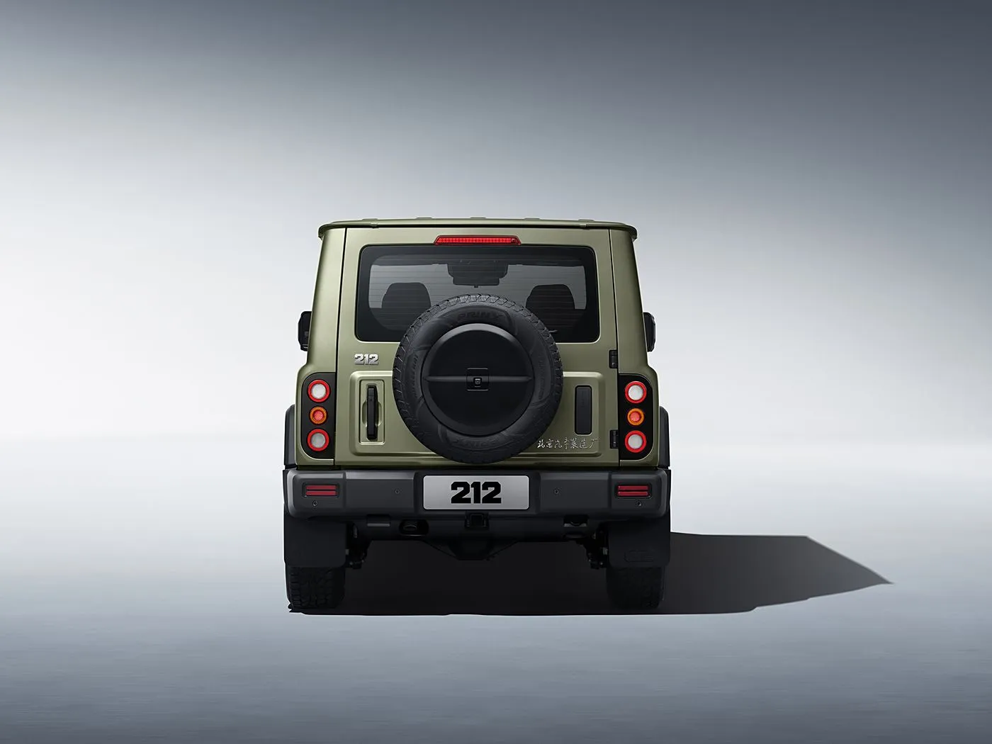 2025 BAIC 212 T01 रग्ड 4WD कॉम्पैक्ट SUV गैसोलीन/डीज़ल 8AT और लेदर इंटीरियर हीटेड लेदर स्टीयरिंग व्हील लॉन्ग व्हीलबेस