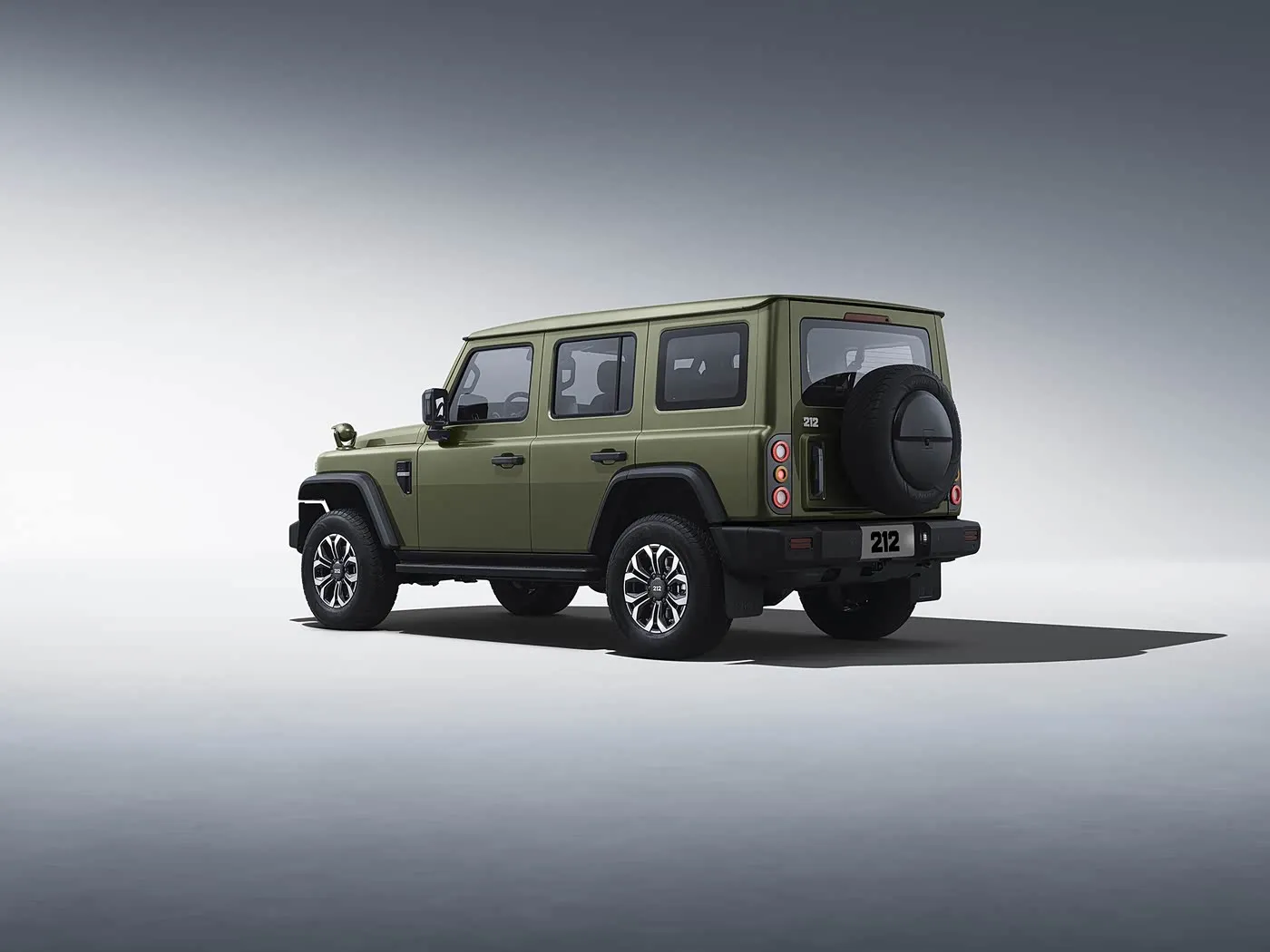 2025 BAIC 212 T01 रग्ड 4WD कॉम्पैक्ट SUV गैसोलीन/डीज़ल 8AT और लेदर इंटीरियर हीटेड लेदर स्टीयरिंग व्हील लॉन्ग व्हीलबेस