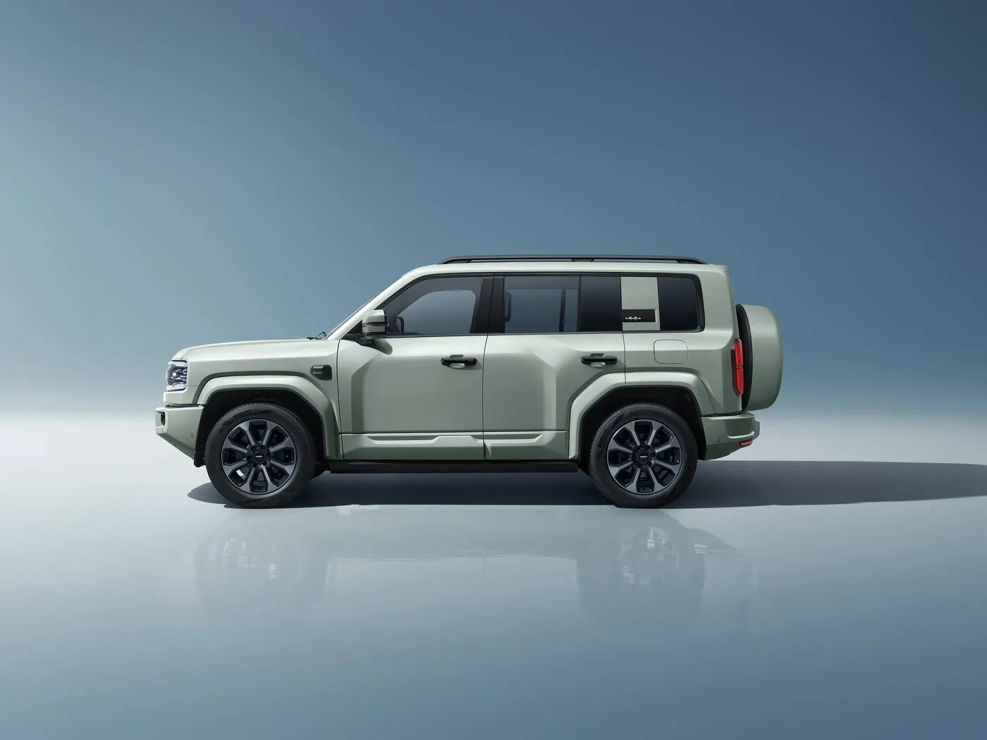 प्रीमियम BYD लेपर्ड 5 हाइब्रिड PHEV ऑफ-रोड एसयूवी w/15.6" स्क्रीन 4x4 ड्राइव 4WD 83L ईंधन टैंक