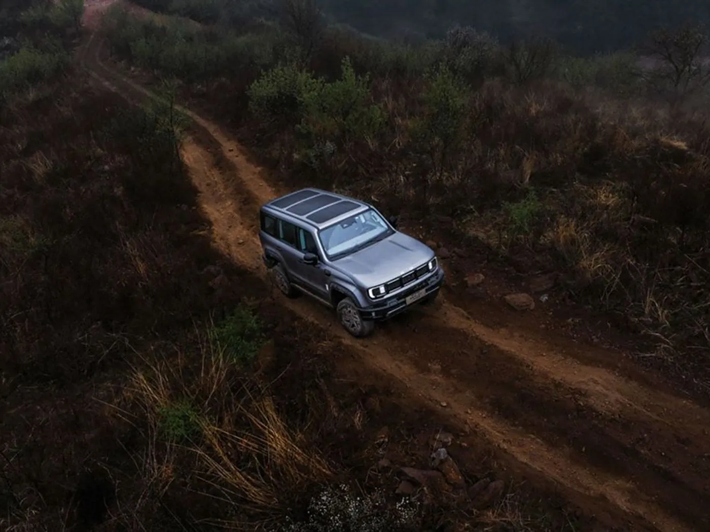 बीजिंग ऑफ-रोड BJ40 कॉम्पैक्ट SUV 4WD, 85L टैंक और पैनोरमिक कैमरा लंबा व्हीलबेस