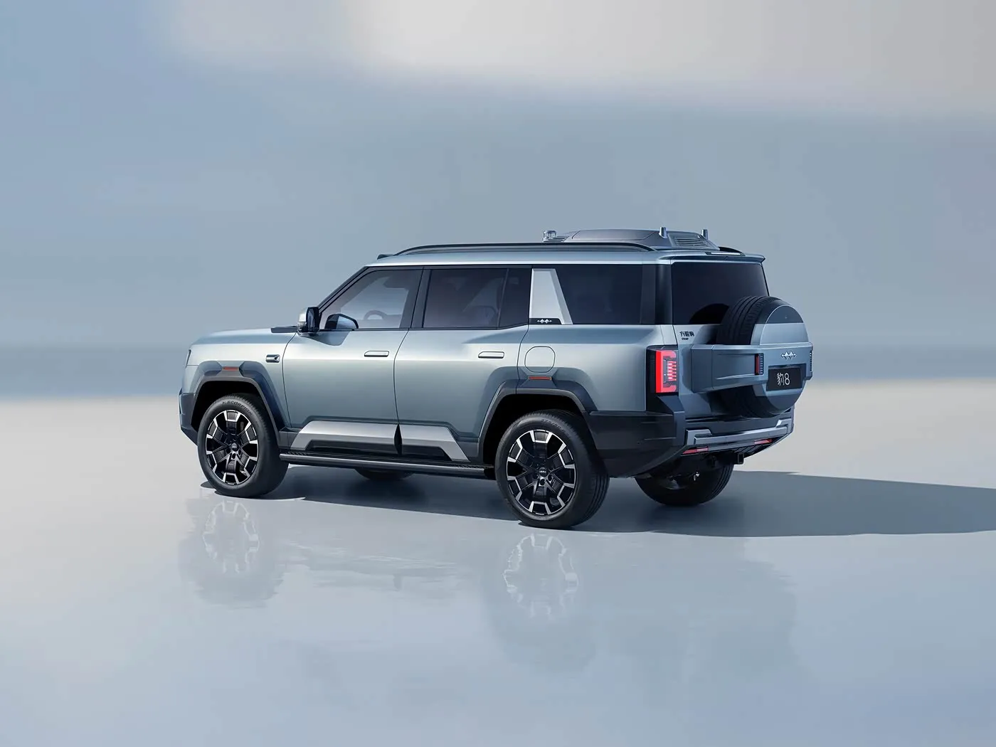 BYD लेपर्ड 8 लक्ज़री PHEV SUV 505HP उन्नत ऑफ-रोड SUV 2.0T प्लग-इन हाइब्रिड इलेक्ट्रिक SUV क्लाउड चेसिस टेक्नोलॉजी के साथ